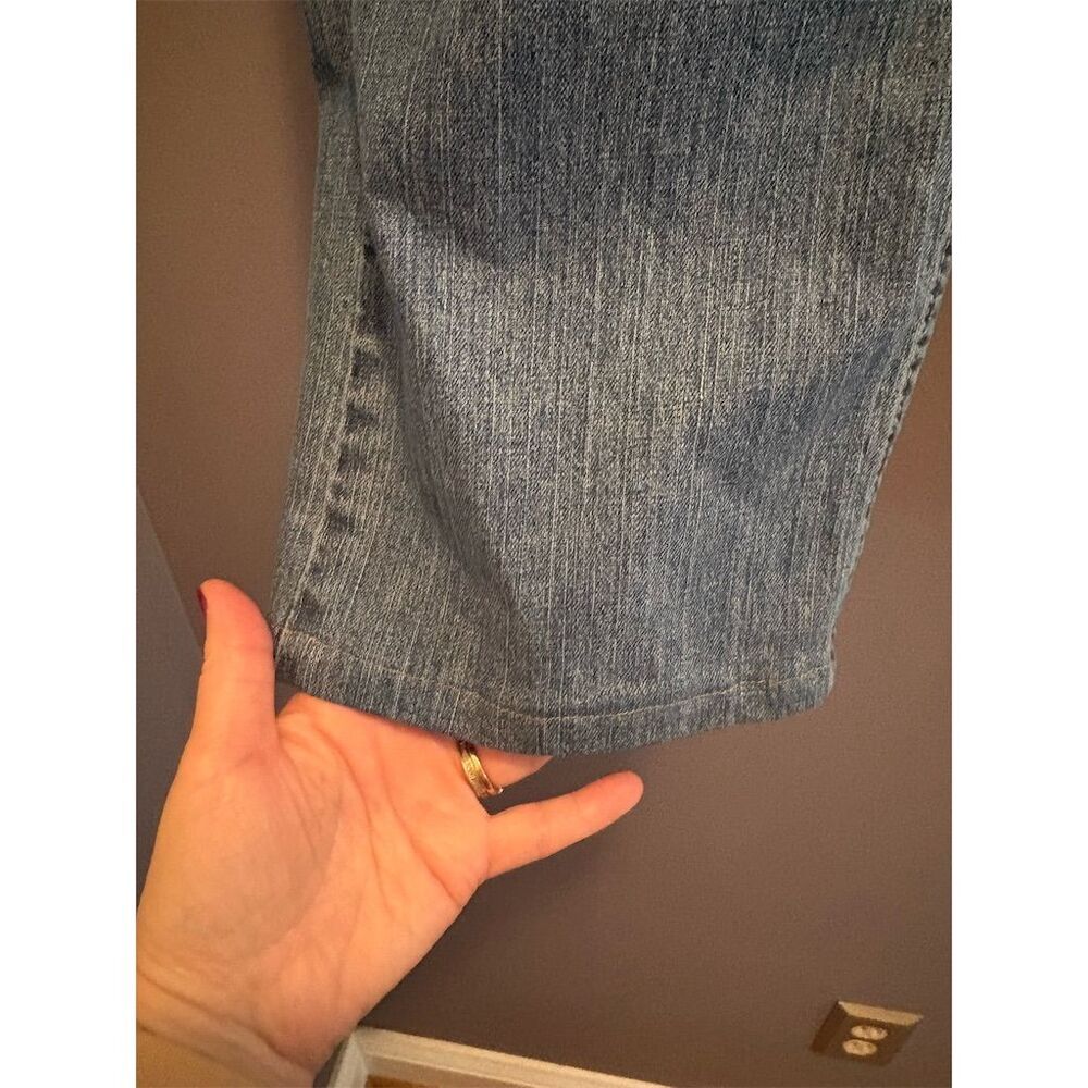 Riders by Lee Women's Capri Jeans Size 14 Blue Medium Wash Denim - Picture 4 of 9
